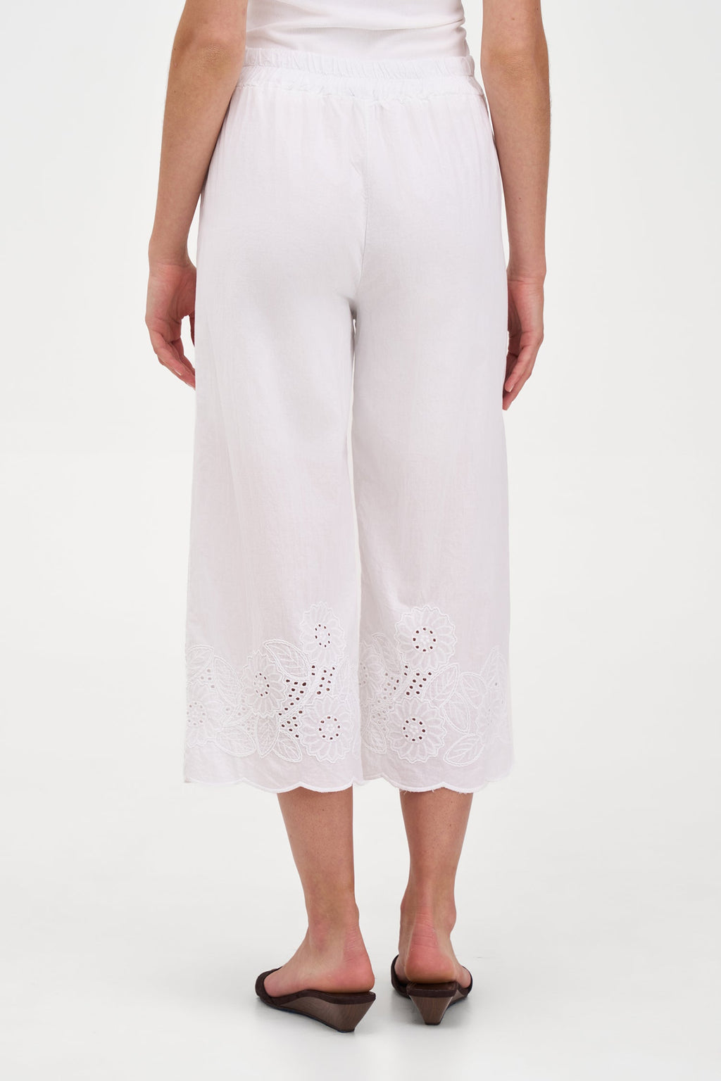 Women's Woven Capri Trousers