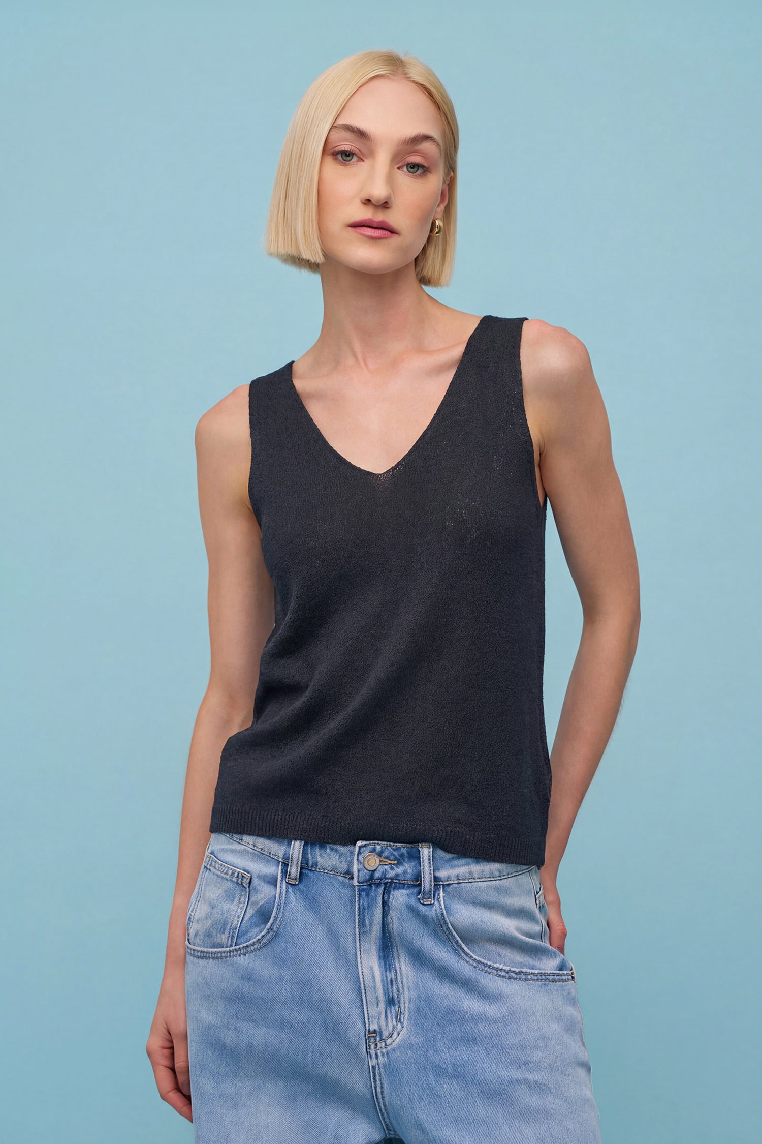 Women's Knit Top - Sleeveless