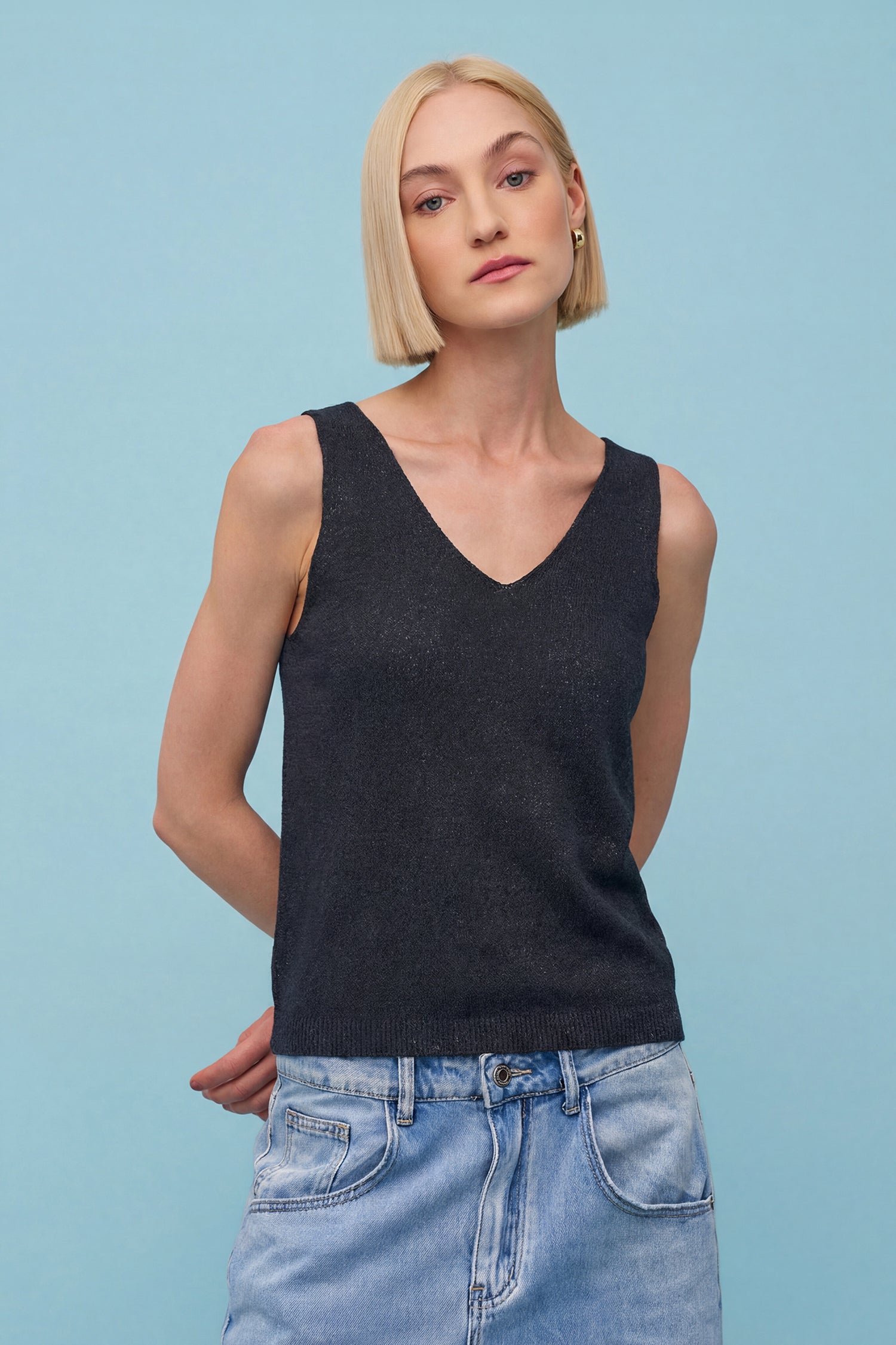Women's Knit Top - Sleeveless