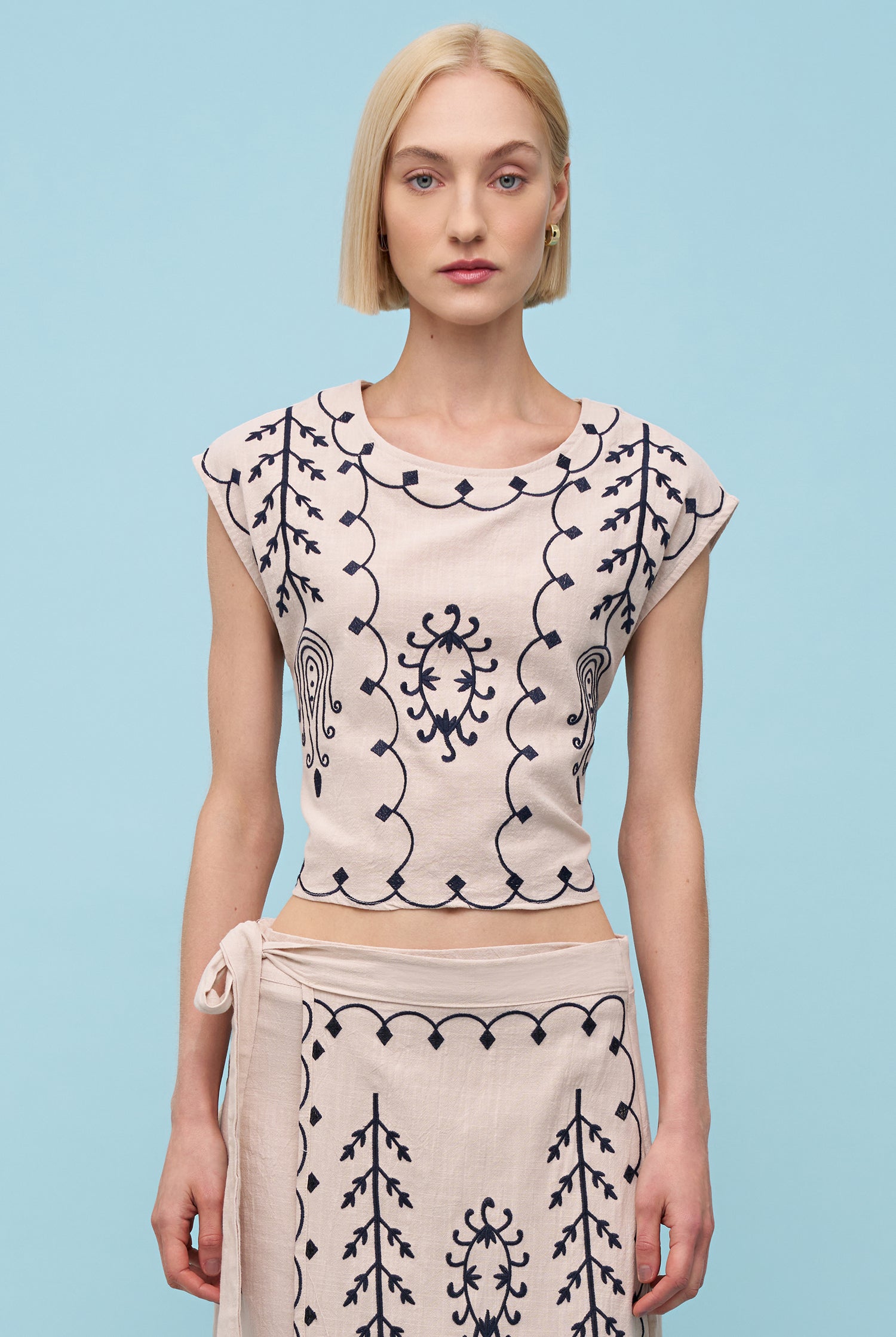 Women's Woven Top - Sleeveless