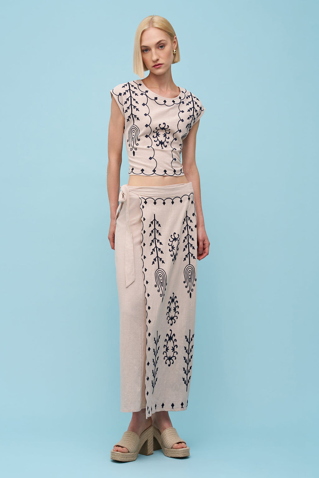 Women's Woven Top - Sleeveless